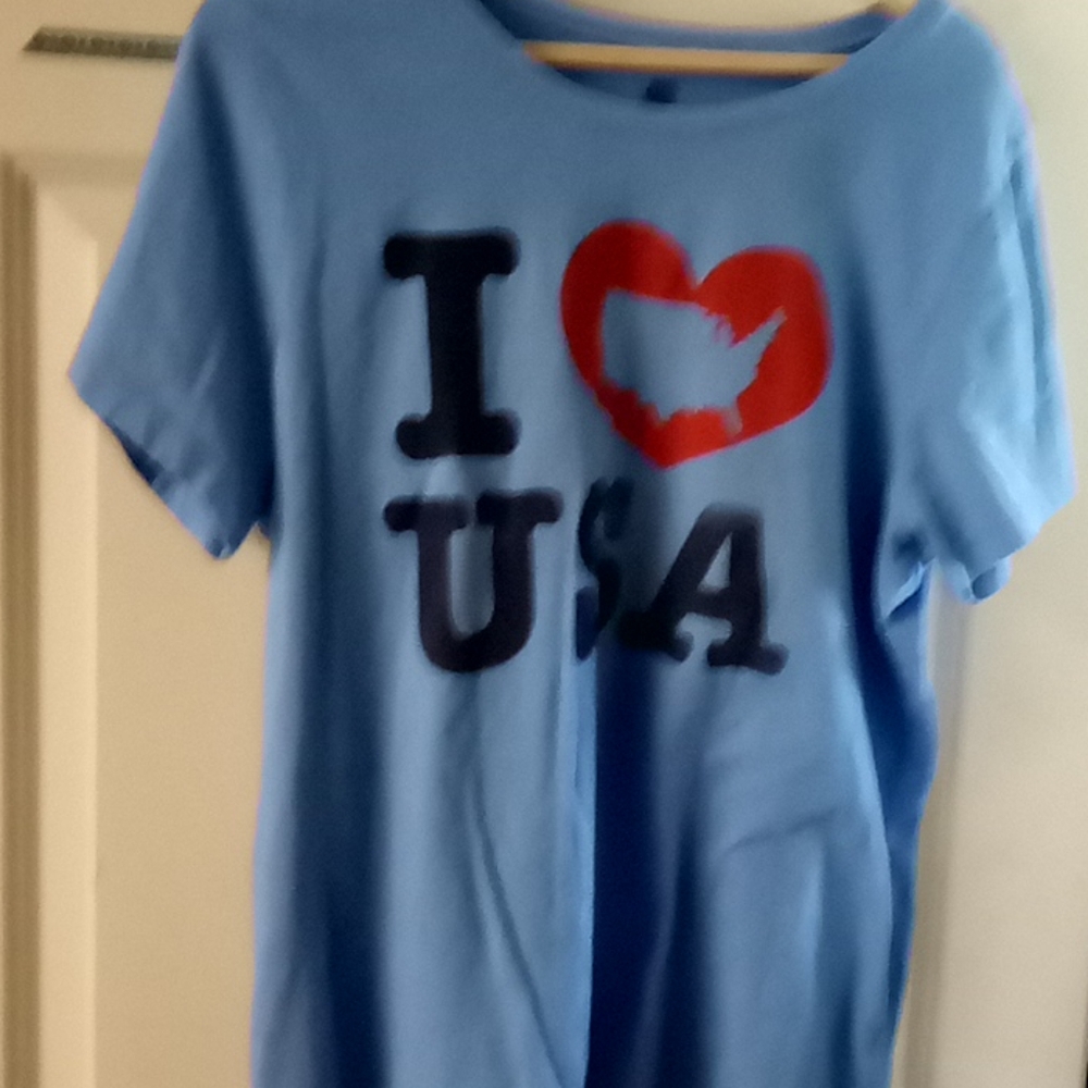 USA T-shirt ; Please see sizing; MUST BUNDLE